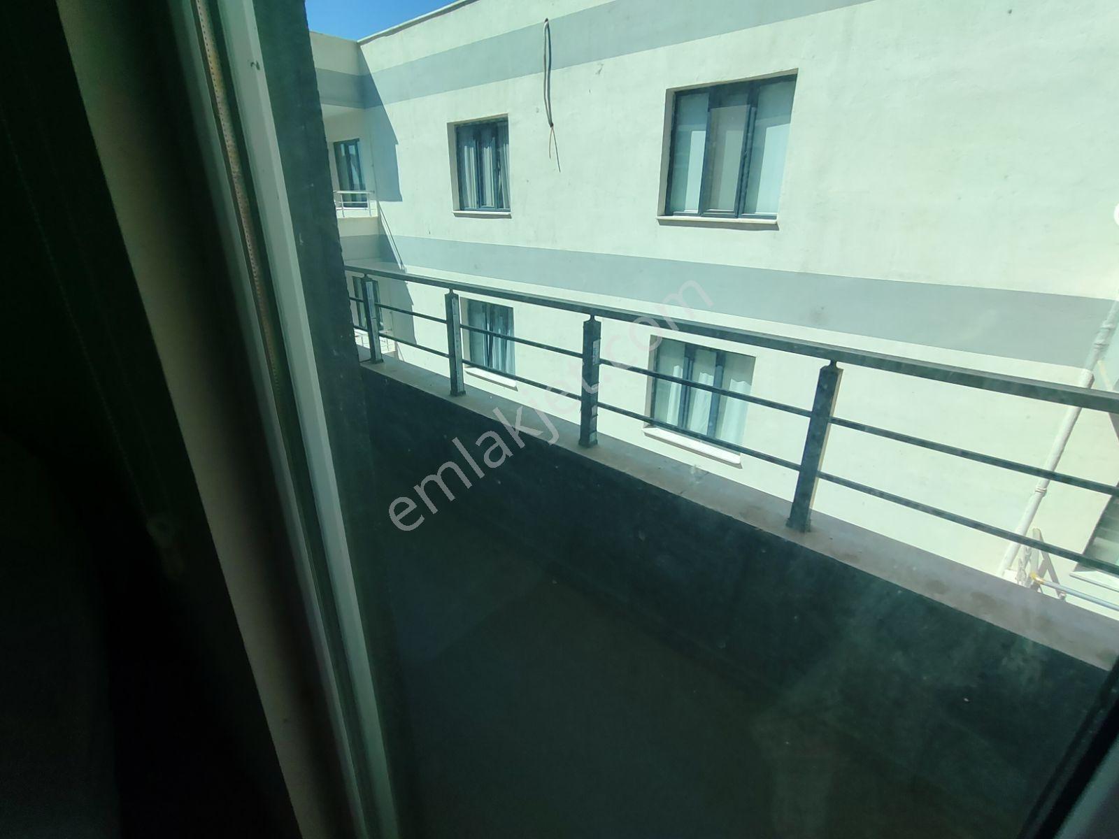 Emlak 72 Den Merkezi Konumda 1+1 Acil Satılık Daire — fotoğraf 18