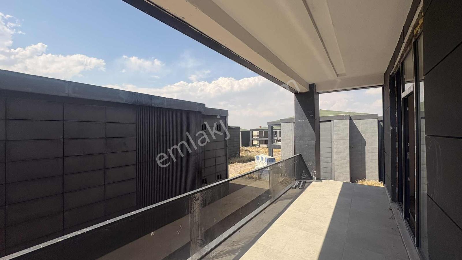 Emlak 72'den Kıra Dağı Hasan Paşa Sitesinde Satılık 4+1 Villa — fotoğraf 30