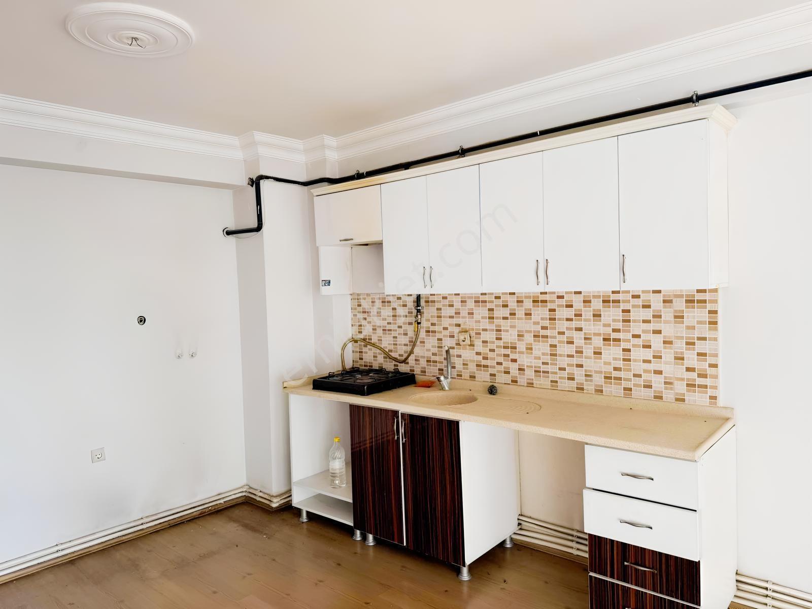 Vali Mithat Bey Mahallesinde Satılık 1+1 Daire — fotoğraf 21