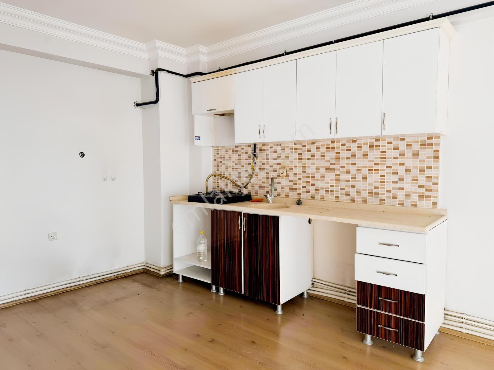 Vali Mithat Bey Mahallesinde Satılık 1+1 Daire — fotoğraf 24