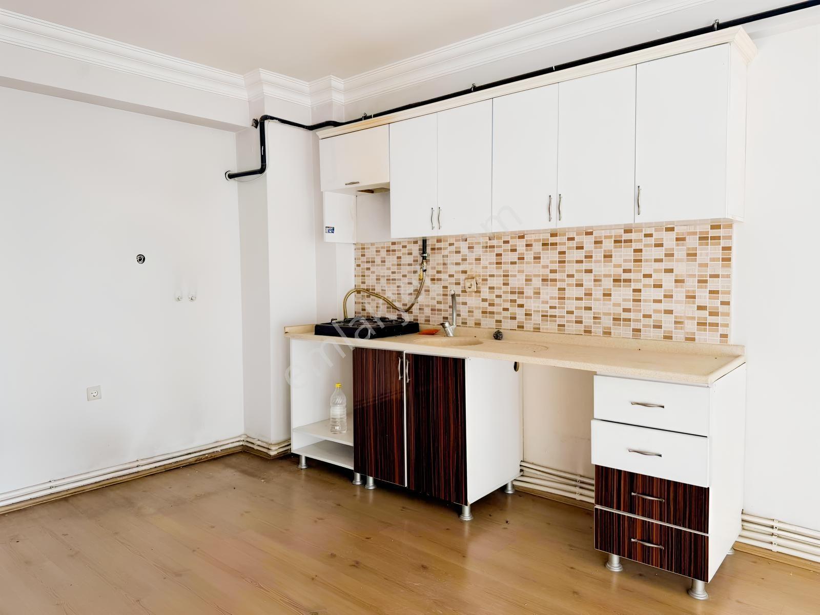 Vali Mithat Bey Mahallesinde Satılık 1+1 Daire — fotoğraf 25