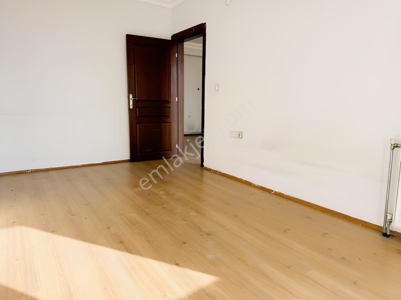 Vali Mithat Bey Mahallesinde Satılık 1+1 Daire — fotoğraf 26