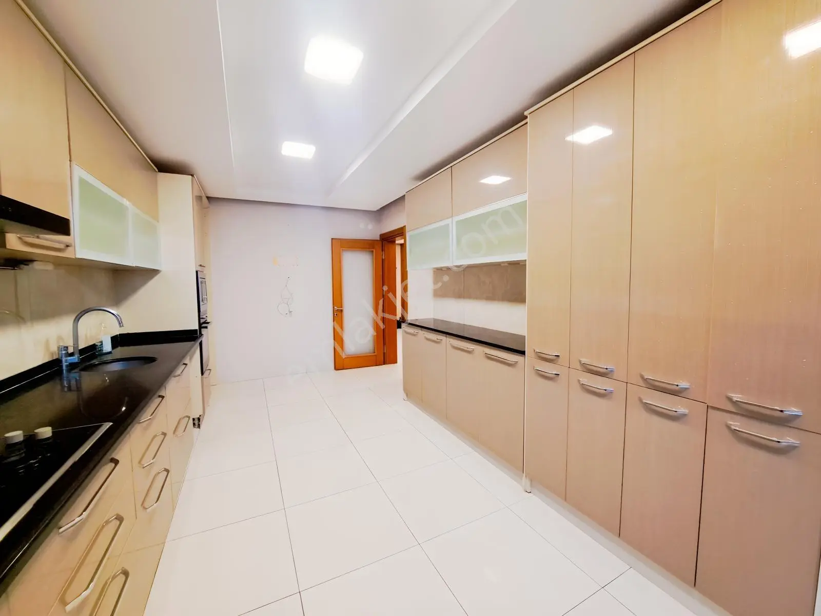 Atakent / Orkide 1 Sitesi / Tadilatlı Satılık 4+1 / 200 M² / Boş — fotoğraf 4