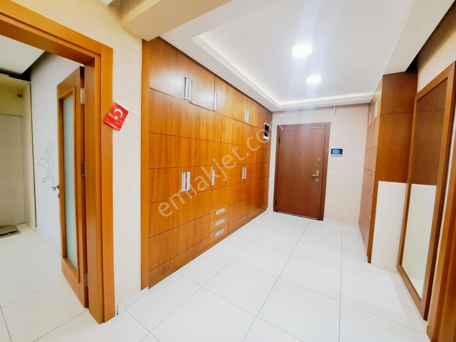 Atakent / Orkide 1 Sitesi / Tadilatlı Satılık 4+1 / 200 M² / Boş — fotoğraf 10