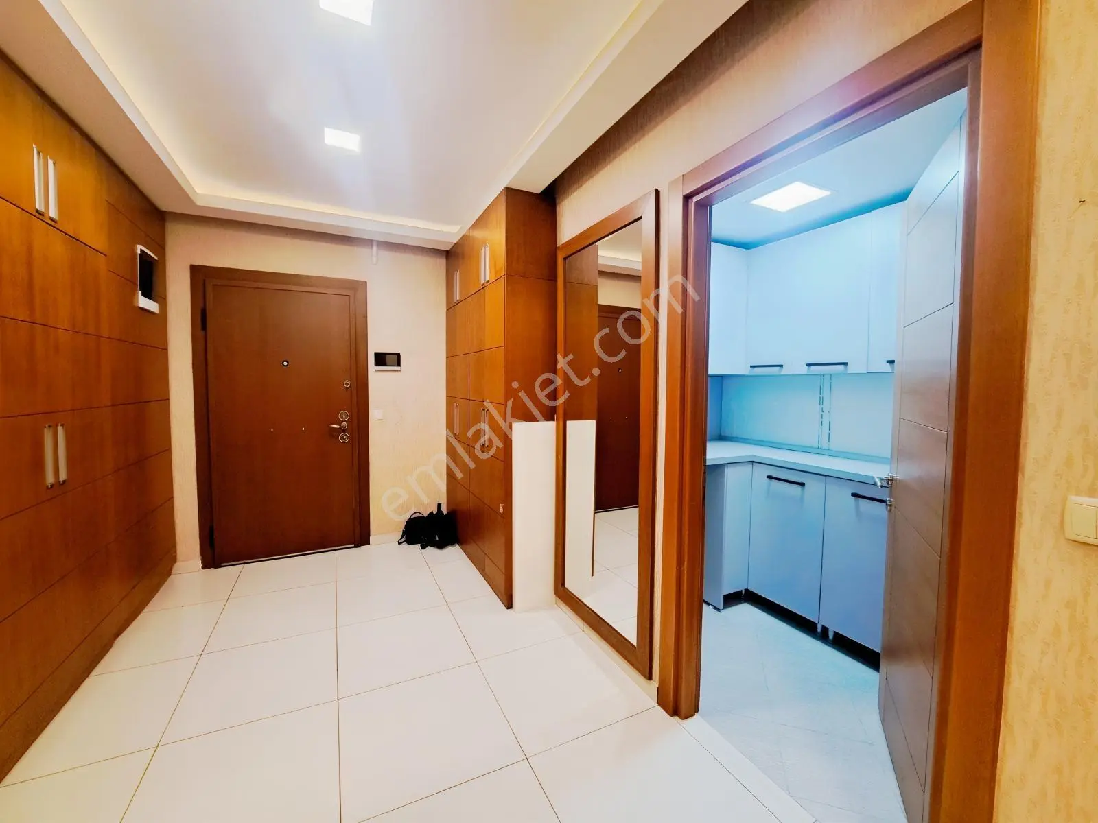Atakent / Orkide 1 Sitesi / Tadilatlı Satılık 4+1 / 200 M² / Boş — fotoğraf 12