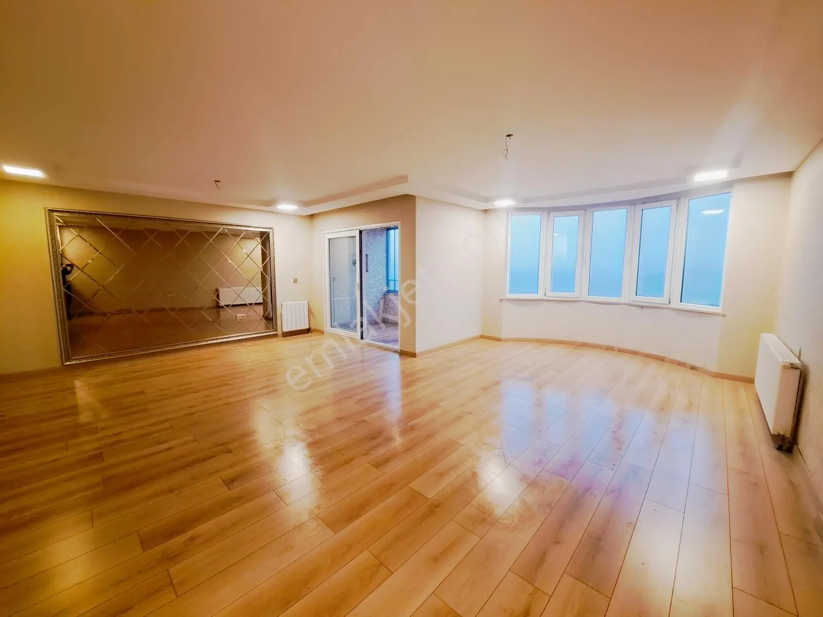Atakent / Orkide 1 Sitesi / Tadilatlı Satılık 4+1 / 200 M² / Boş — fotoğraf 13