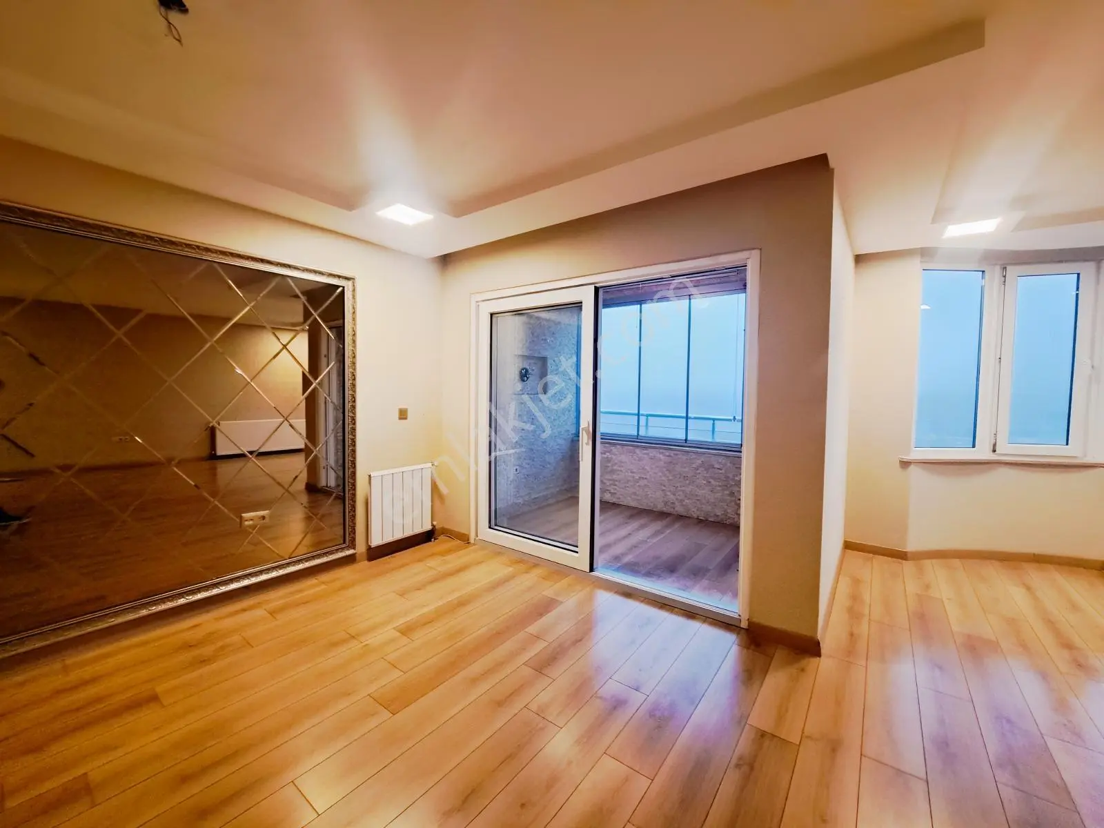 Atakent / Orkide 1 Sitesi / Tadilatlı Satılık 4+1 / 200 M² / Boş — fotoğraf 16