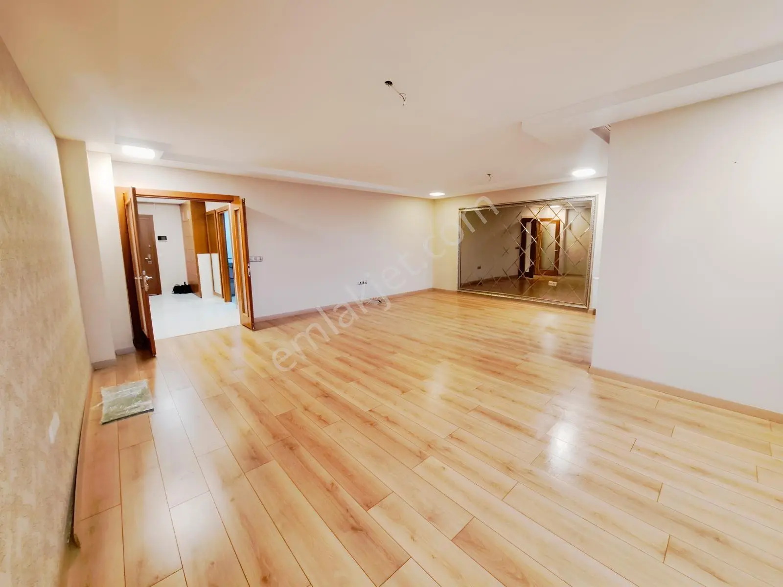 Atakent / Orkide 1 Sitesi / Tadilatlı Satılık 4+1 / 200 M² / Boş — fotoğraf 17