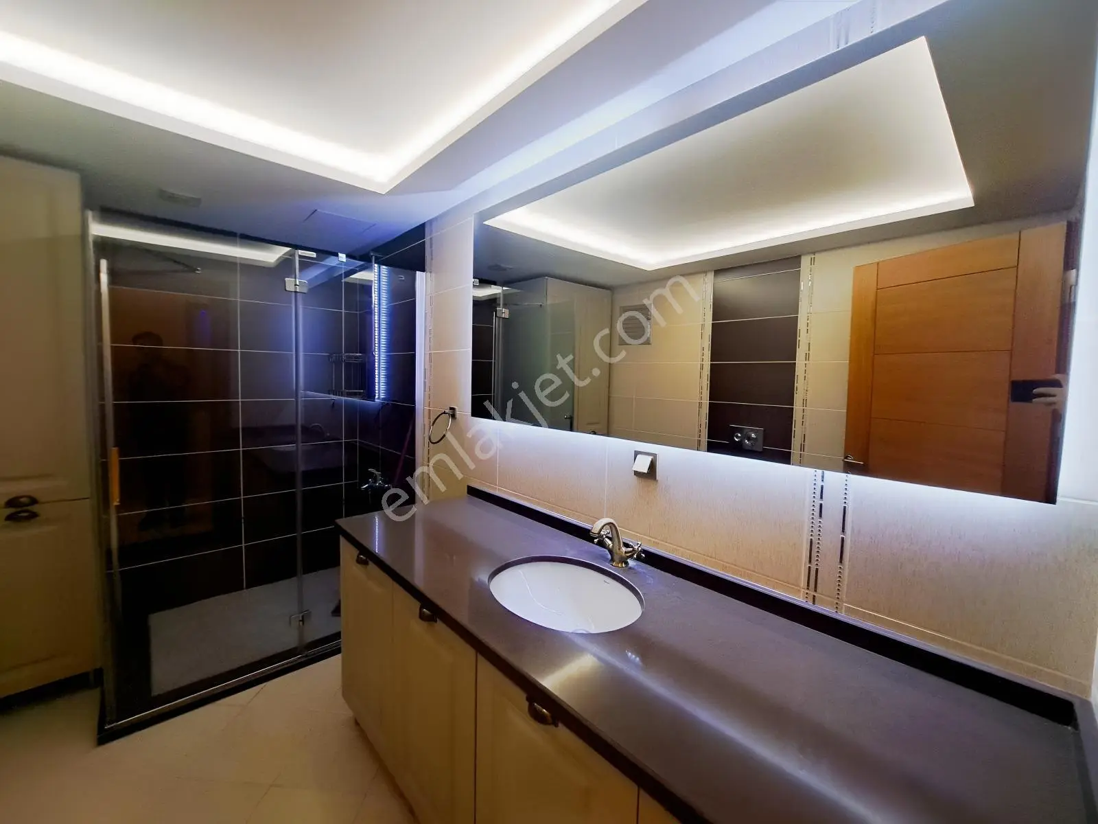 Atakent / Orkide 1 Sitesi / Tadilatlı Satılık 4+1 / 200 M² / Boş — fotoğraf 20