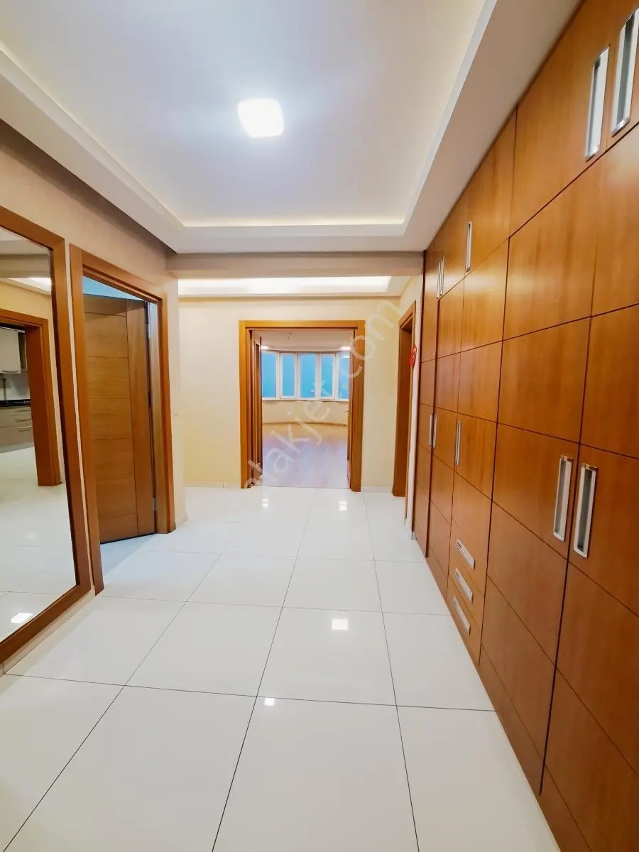 Atakent / Orkide 1 Sitesi / Tadilatlı Satılık 4+1 / 200 M² / Boş — fotoğraf 31