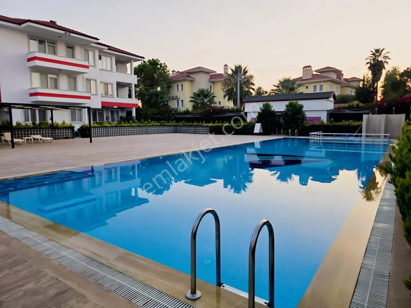 Havuzlu Sitede Eşyalı, Krediye Uygun, Orta Kat, Çift Balkon 2+1 — fotoğraf 2