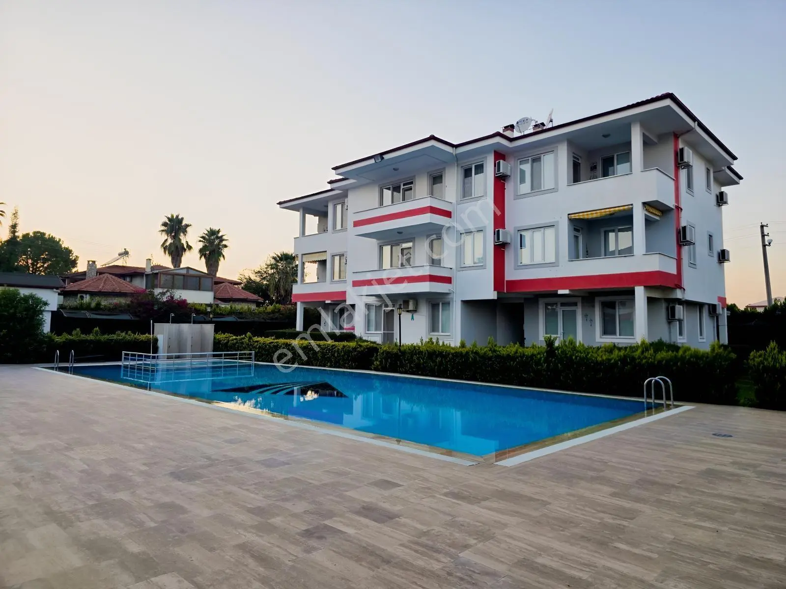 Havuzlu Sitede Eşyalı, Krediye Uygun, Orta Kat, Çift Balkon 2+1 — fotoğraf 4