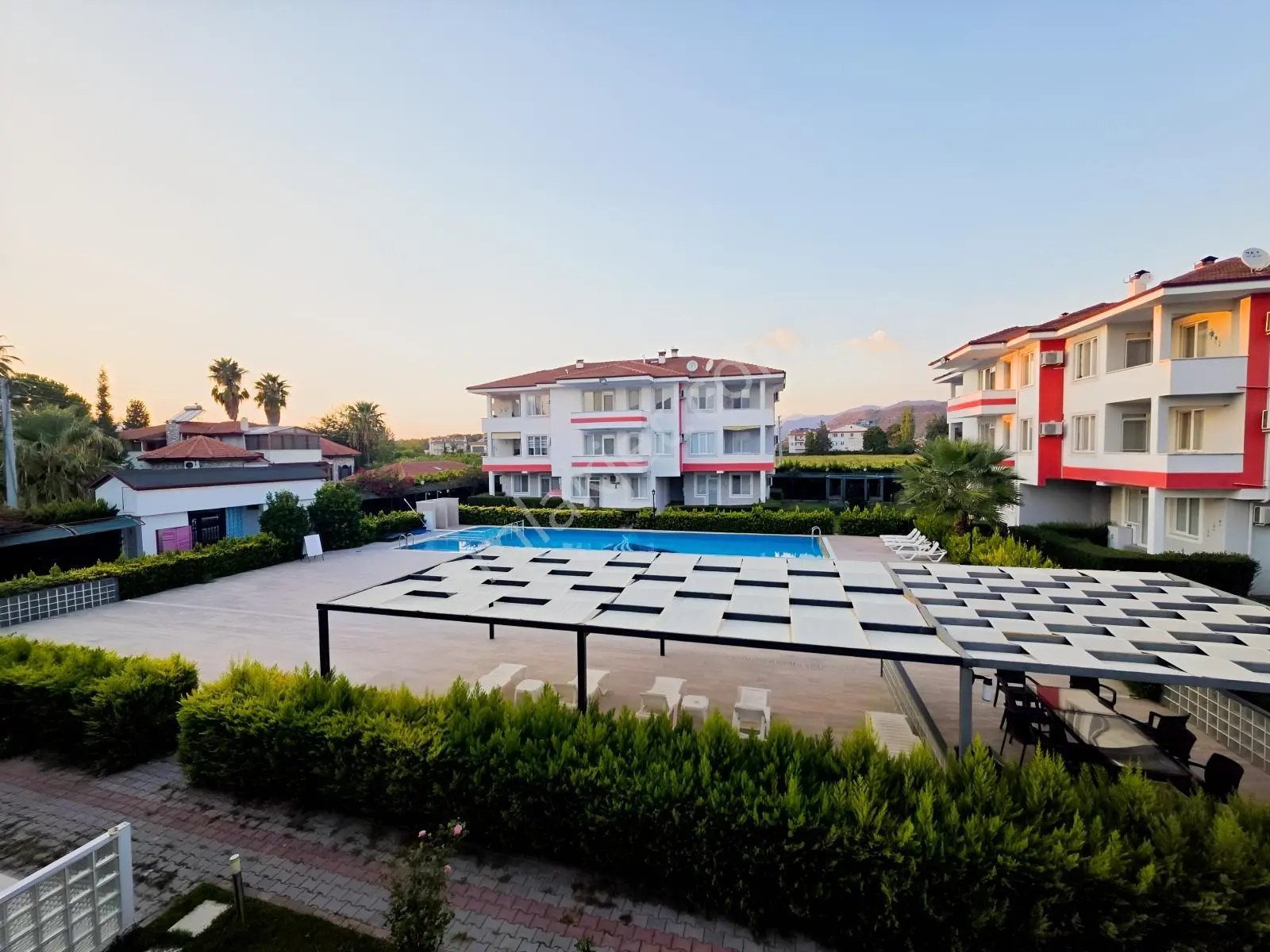 Havuzlu Sitede Eşyalı, Krediye Uygun, Orta Kat, Çift Balkon 2+1 — fotoğraf 5