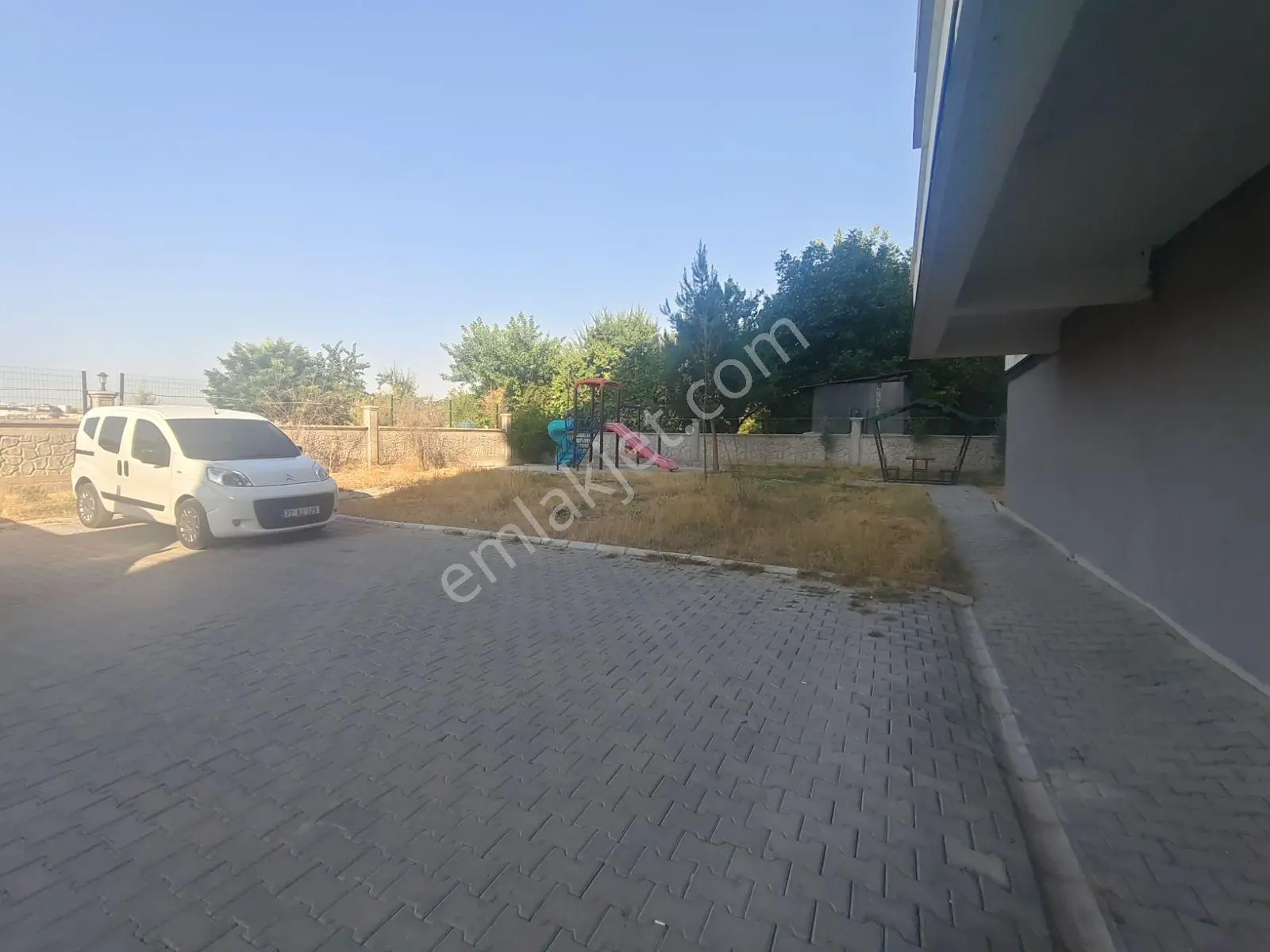 Emlak 72'den Körik'te 3+1 Acil Satılık Daire — fotoğraf 2