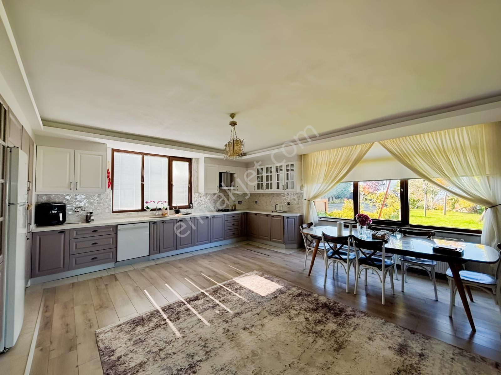 Bursa İnegöl'de, 2.666 M2 Alanda Bahçeli, 5+1 Satılık Villa — fotoğraf 7