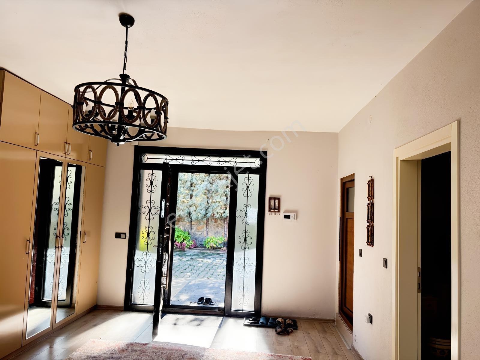 Bursa İnegöl'de, 2.666 M2 Alanda Bahçeli, 5+1 Satılık Villa — fotoğraf 13