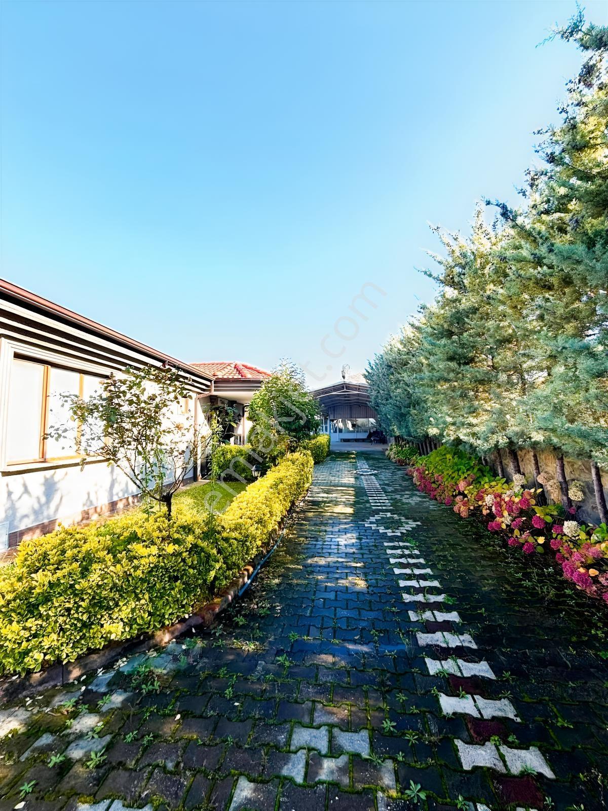 Bursa İnegöl'de, 2.666 M2 Alanda Bahçeli, 5+1 Satılık Villa — fotoğraf 19