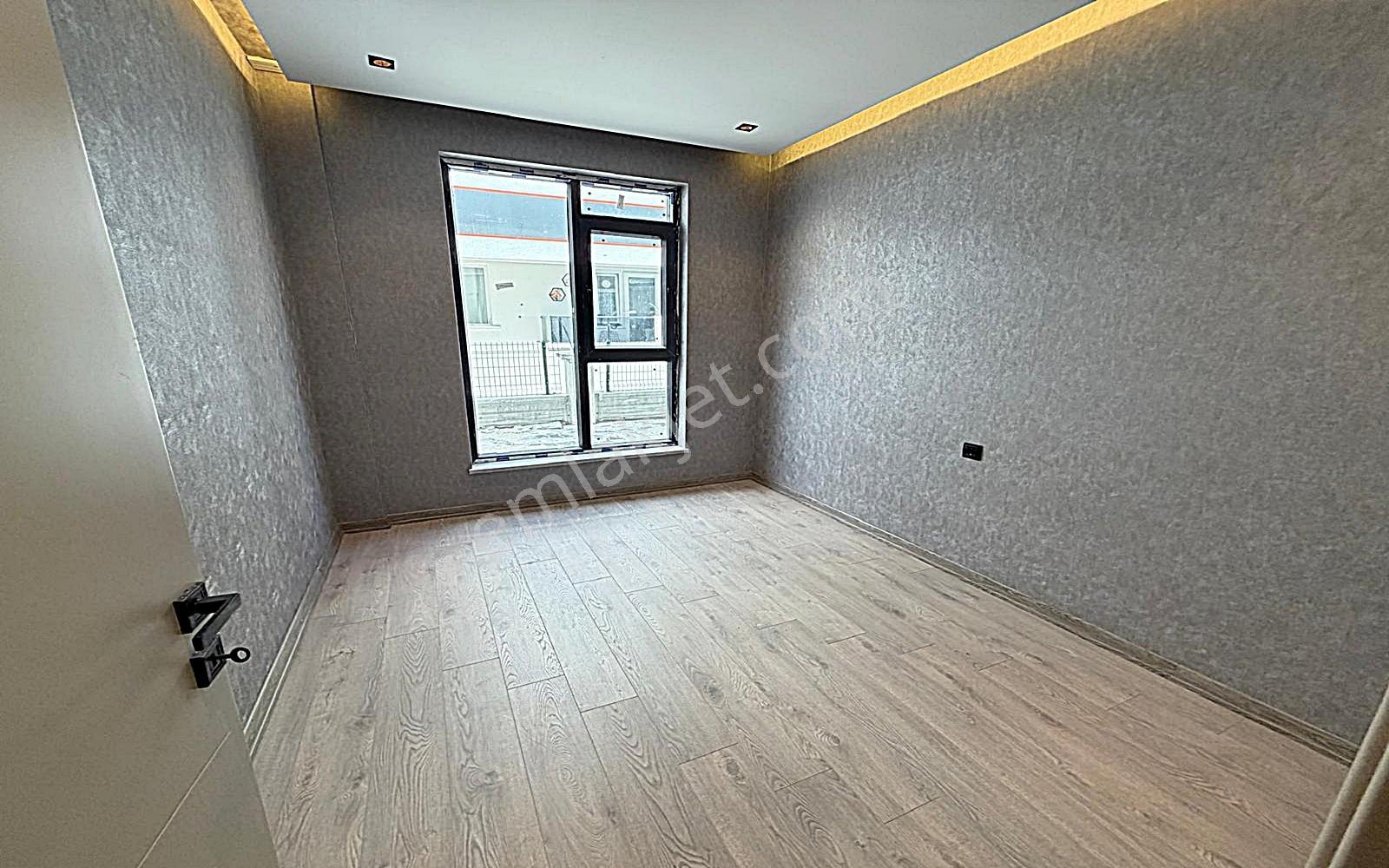 Yenikent Emlak'tan %50 Kredi Kombi-giyinme Od. Yerden Isıtmalı — fotoğraf 35