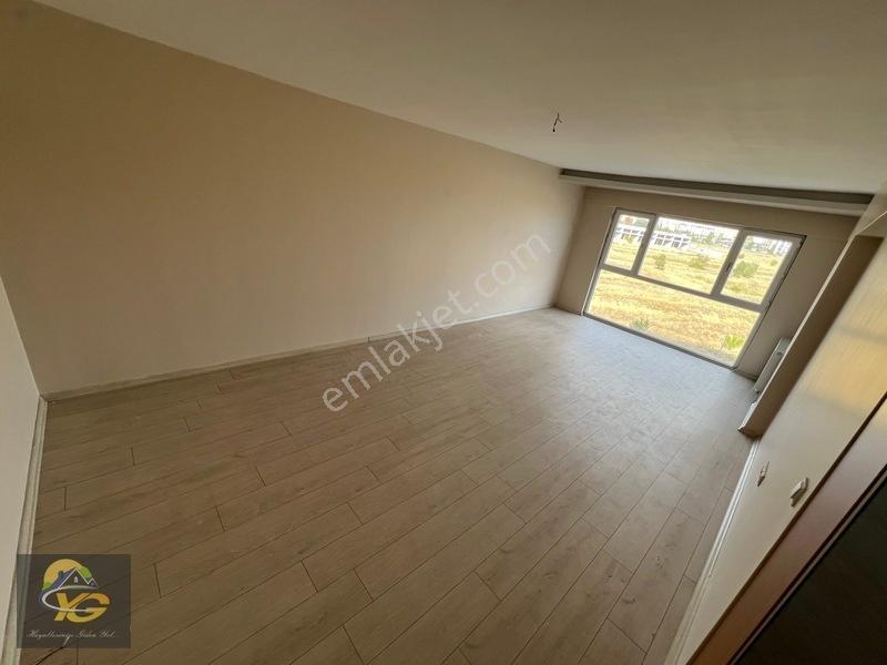 Etimesgut Yeşilova Mah Ön Cephe 4.arakat Kredı Lımıtsız Daire — fotoğraf 14