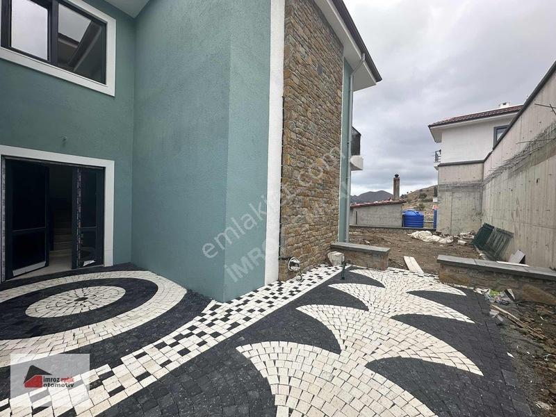 İmroz Emlak'tan Geniş Bahçeli 2+1 Sıfır Daire — fotoğraf 3