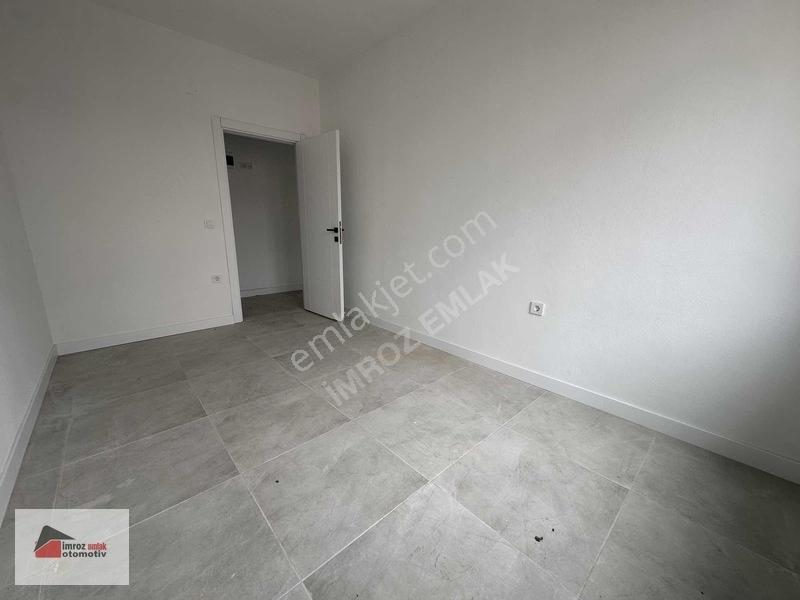 İmroz Emlak'tan Geniş Bahçeli 2+1 Sıfır Daire — fotoğraf 15