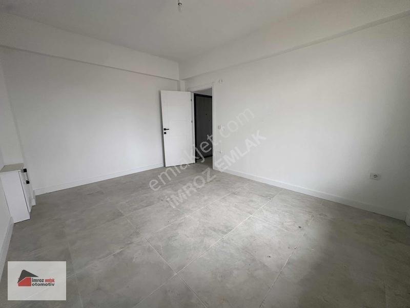 İmroz Emlak'tan Geniş Bahçeli 2+1 Sıfır Daire — fotoğraf 18