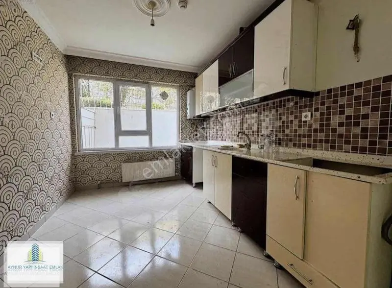 Aynur Emlak'dan 3+1 Satılık Daire Natoyolu Caddesine 3 Bina — fotoğraf 9