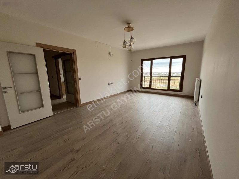 Arstu Gm.haliseden Örenli Tokide İçi Full Yapılı Satılık Ara Kat — fotoğraf 9