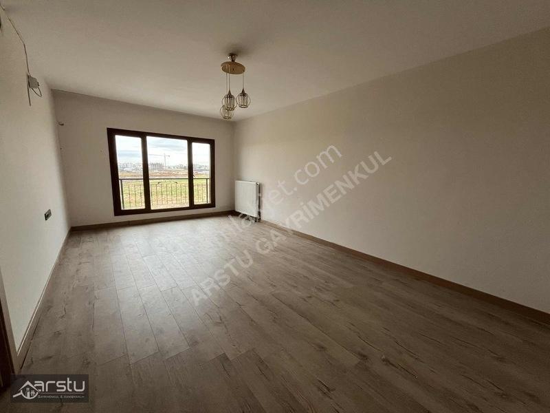 Arstu Gm.haliseden Örenli Tokide İçi Full Yapılı Satılık Ara Kat — fotoğraf 10