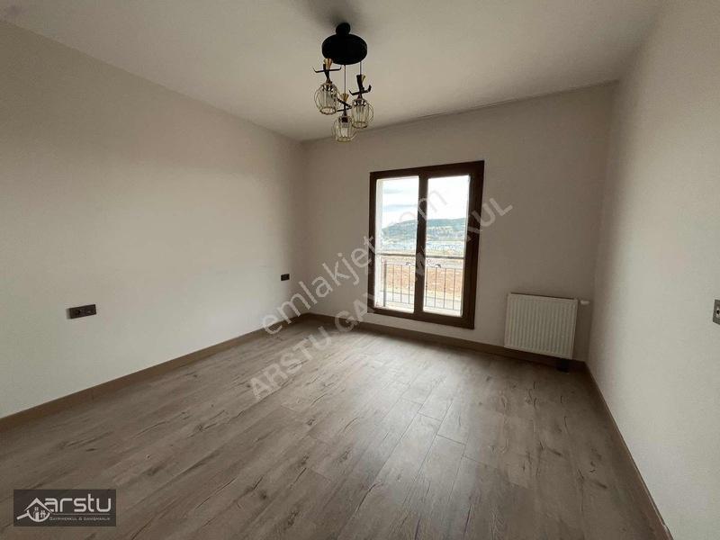 Arstu Gm.haliseden Örenli Tokide İçi Full Yapılı Satılık Ara Kat — fotoğraf 27