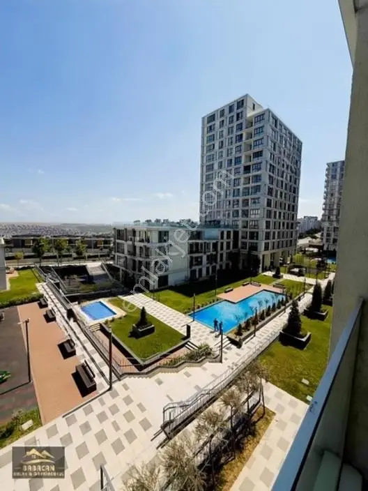 Bahçeşehir Akzirve Strada 1. 1+1 Satılık Fırsat Daire — fotoğraf 2