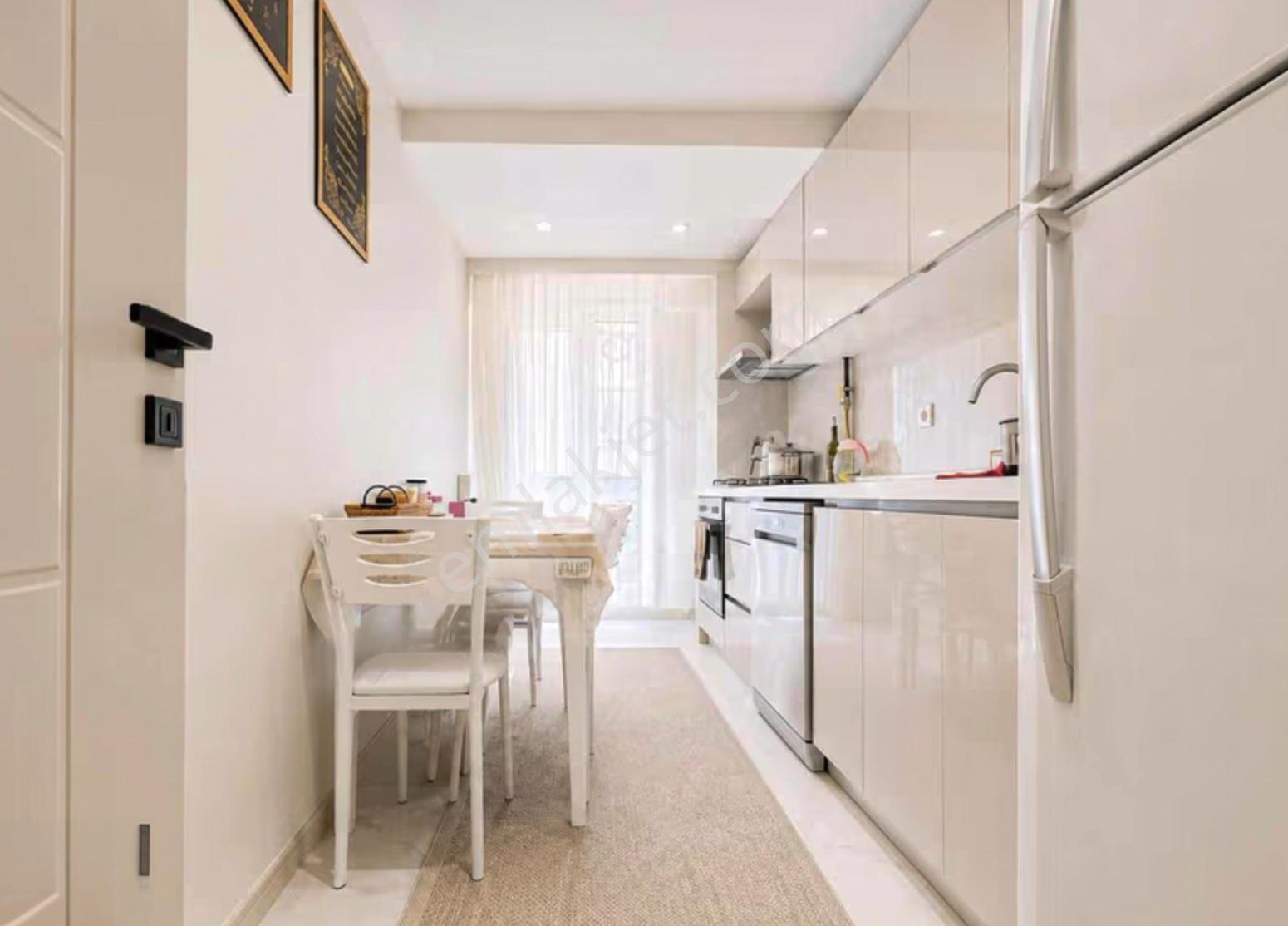 Bahçelievler Yayla Sıraevler Sk. Yeni Binada 2+1 | 90 M² |