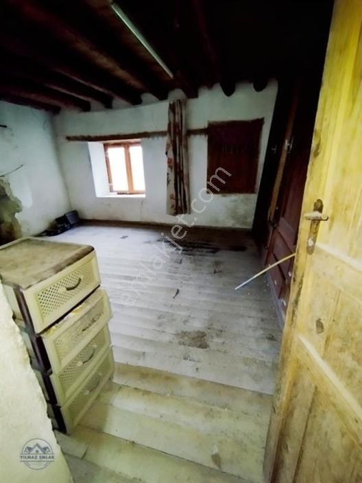 Yılmaz Emlaktan Satılık 1563 M2 Arsa İçerisinde Taş Konak — fotoğraf 4