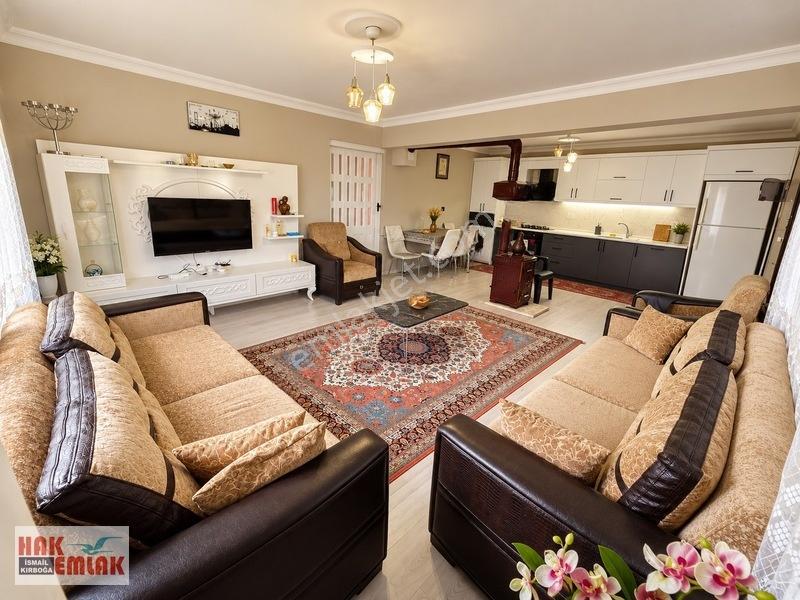 Hak Emlak'tan Yayla Köyünde Satılık 2+1 M.ev Ve 17.639m² Arazi — fotoğraf 6