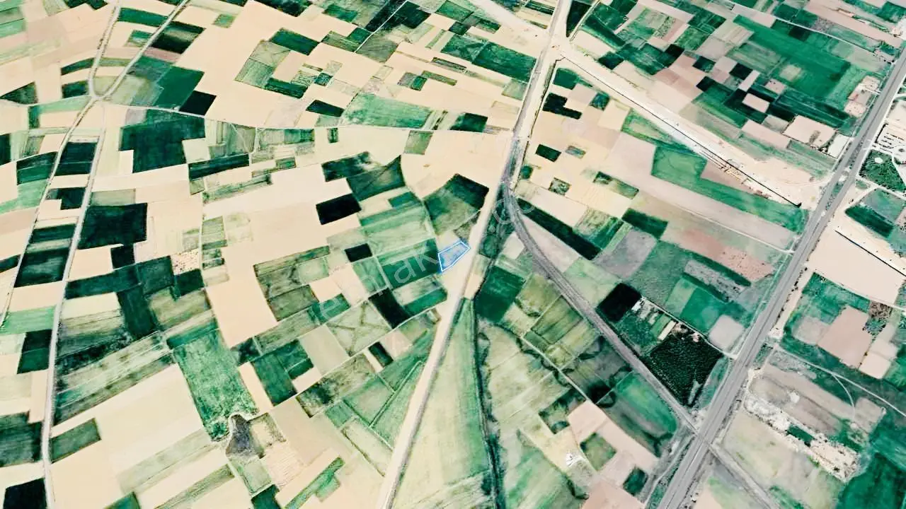 Sadıkbeyde Yola Cepheli 2.695 M² Geniş Arsa — fotoğraf 3