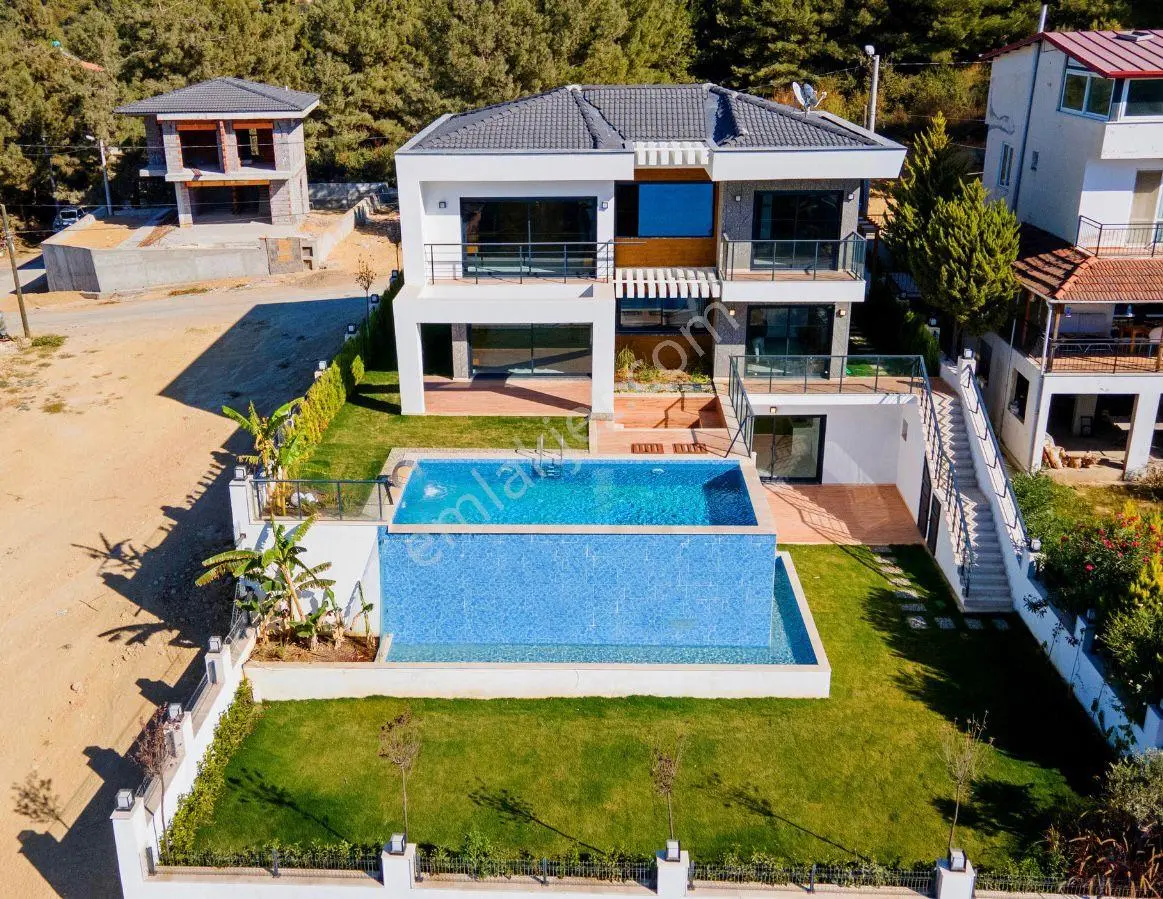 Kuşadası Soğucakta Tam Müstakil 4+2 Deniz Manzaralı Satılık Villa — fotoğraf 5