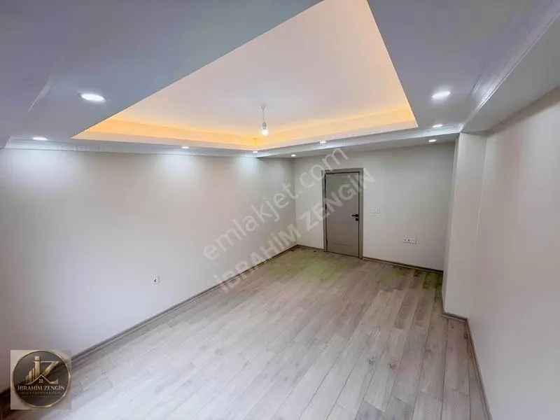 İz Yapı İnş.rami Yenimahalle Satılık Lüx Daire — fotoğraf 3