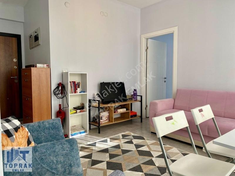Toprak Emlak'tan Cadde Üzeri / Ara Kat / Kiracılı / Satılık 1+1 — fotoğraf 5