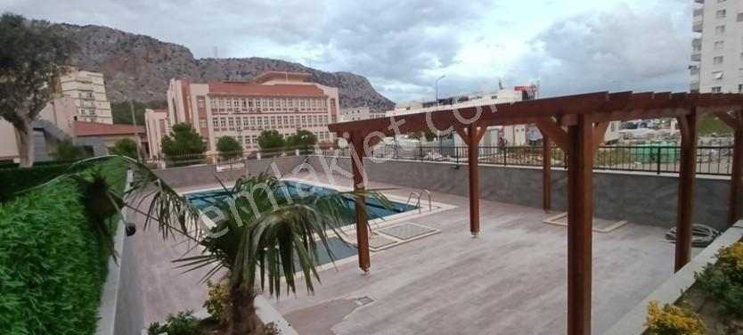 Sarısuda Yüzme Havuzlu Tek Bloklu Sitede 1+1 Eşyalı Satılık — fotoğraf 13