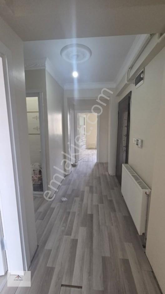 Carşı Merkezde Masrafsız İskanlı 3cü Kat Satılık Yeni Daire — fotoğraf 2