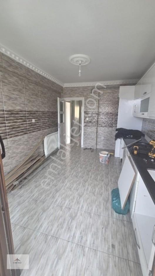 Carşı Merkezde Masrafsız İskanlı 3cü Kat Satılık Yeni Daire — fotoğraf 3