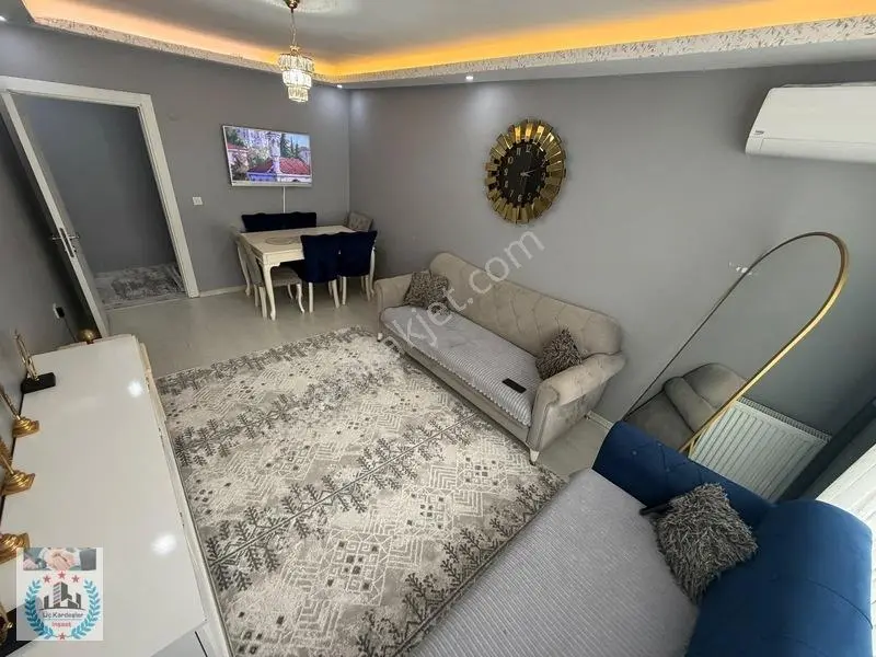 Eminevime Uygun Uğurmumcu Mh. 2+1 Asansörlü 5 Yıllık Lüx Daire — fotoğraf 2