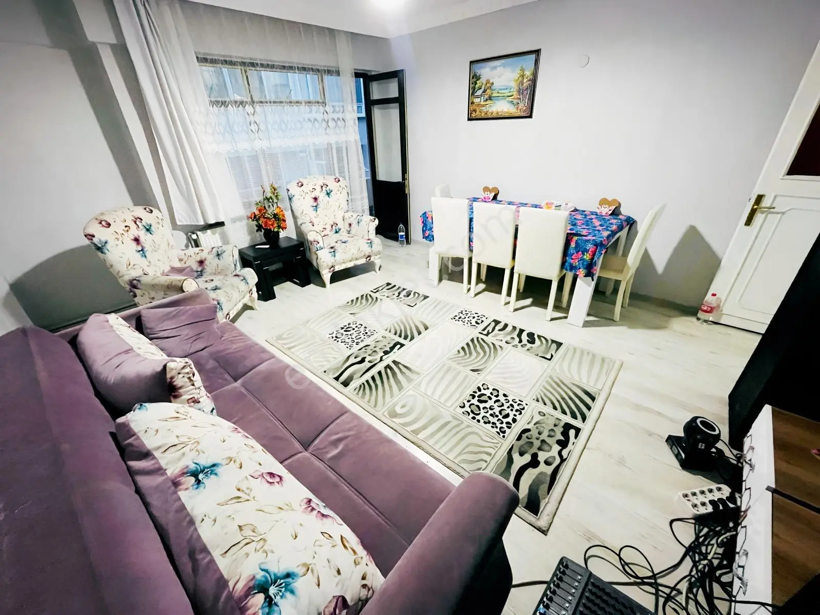 Özkan'dan Hürriyet Caddesi'nde 90m² Bakımlı-satılık 2+1 Daire — fotoğraf 2