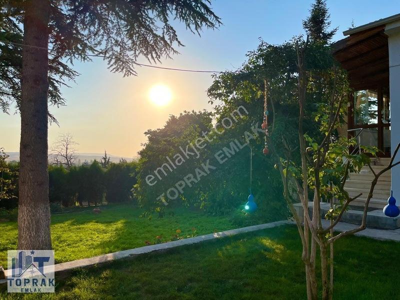 Toprak Emlak'tan Yeşillikler İçinde Müstakil Ev Ve Arsası — fotoğraf 2