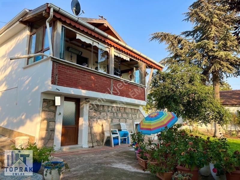 Toprak Emlak'tan Yeşillikler İçinde Müstakil Ev Ve Arsası — fotoğraf 5