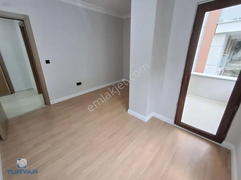 Turyap'tan Değirmenyolunda Arakat Ön Cephe Katta Tek 3+1 — fotoğraf 13