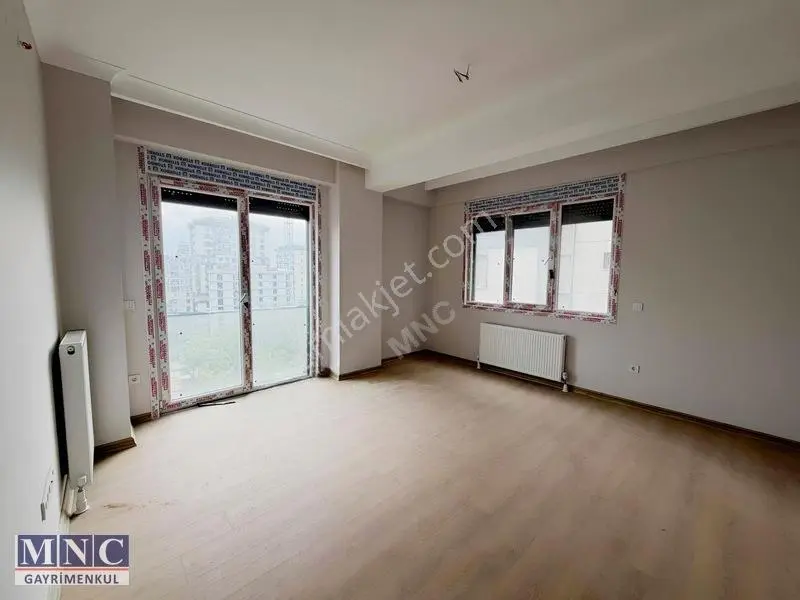 Göztepe'de Yüksek Tavanlı Satılık 2+1 Daire — fotoğraf 2