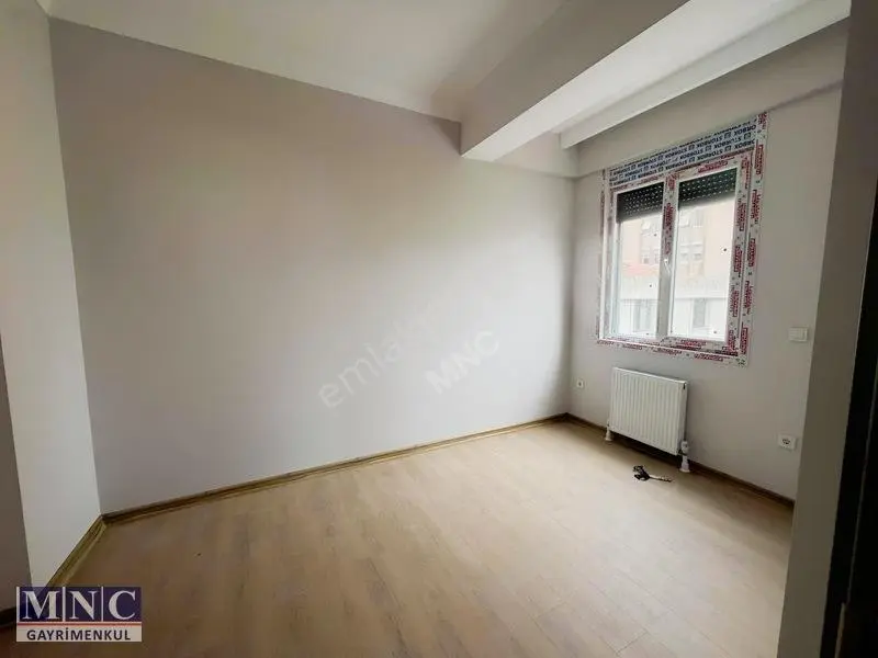 Göztepe'de Yüksek Tavanlı Satılık 2+1 Daire — fotoğraf 10