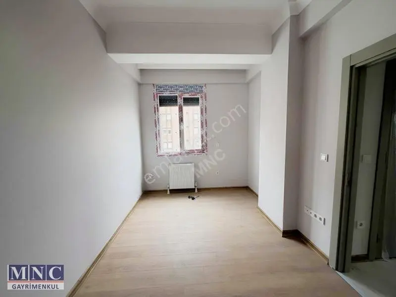 Göztepe'de Yüksek Tavanlı Satılık 2+1 Daire — fotoğraf 12