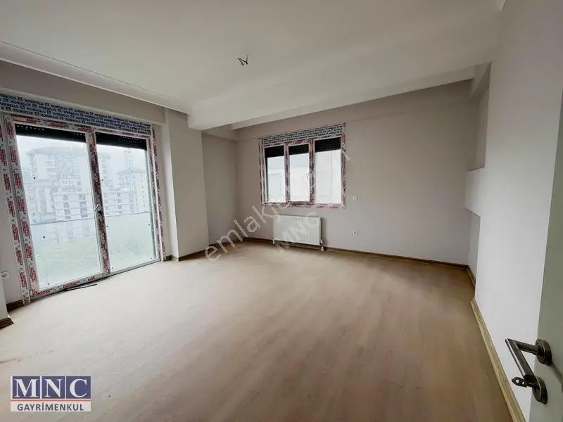 Göztepe'de Yüksek Tavanlı Satılık 2+1 Daire — fotoğraf 14